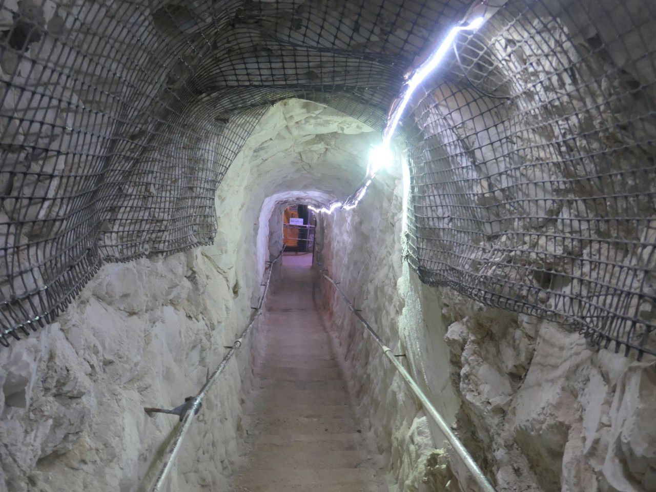 Lightening Ridge Trip - Black Opal tour - Descending the steps to the mine and carved sandstone gallery.